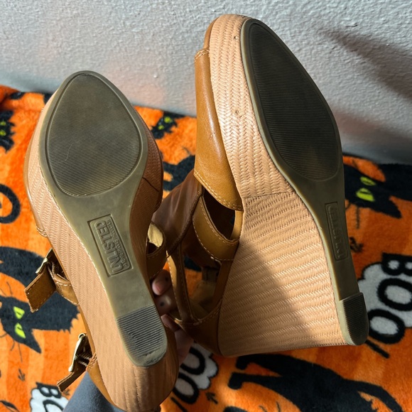 🤎 unlisted wedges size 7.5 🤎 - Picture 3 of 4